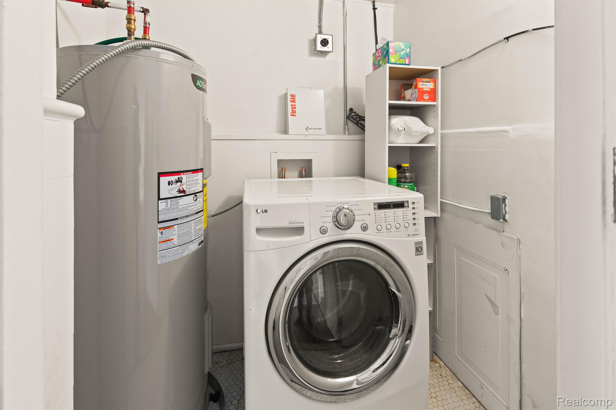 Detroit City, Michigan 48207, United States, 2 Bedrooms Bedrooms, ,2 BathroomsBathrooms,Residential,Active,211290