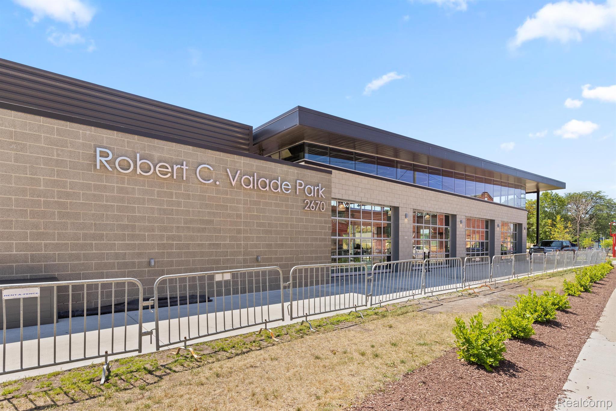 Detroit City, Michigan 48207, United States, 2 Bedrooms Bedrooms, ,2 BathroomsBathrooms,Residential,Active,211290