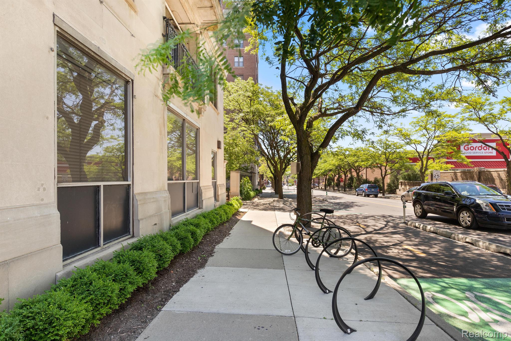 Detroit City, Michigan 48207, United States, 2 Bedrooms Bedrooms, ,2 BathroomsBathrooms,Residential,Active,211290