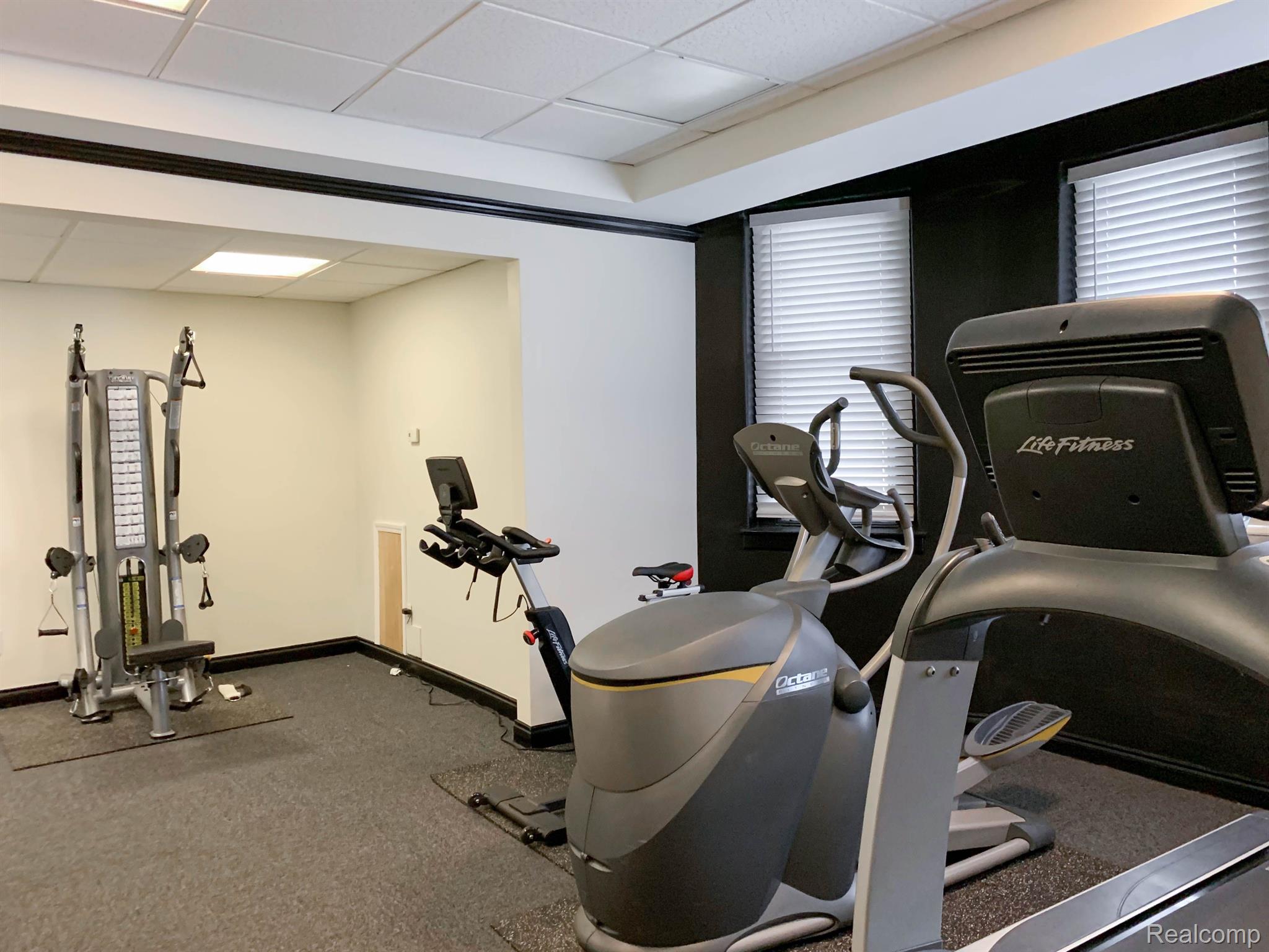 Detroit City, Michigan 48207, United States, 2 Bedrooms Bedrooms, ,2 BathroomsBathrooms,Residential,Active,211290