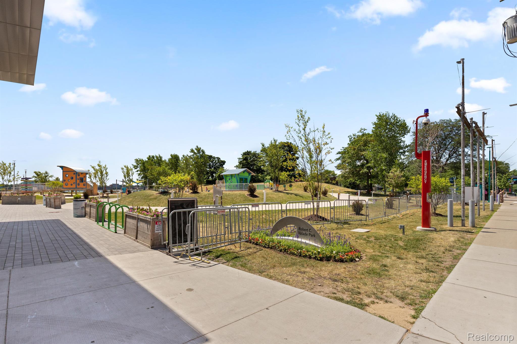 Detroit City, Michigan 48207, United States, 2 Bedrooms Bedrooms, ,2 BathroomsBathrooms,Residential,Active,211290