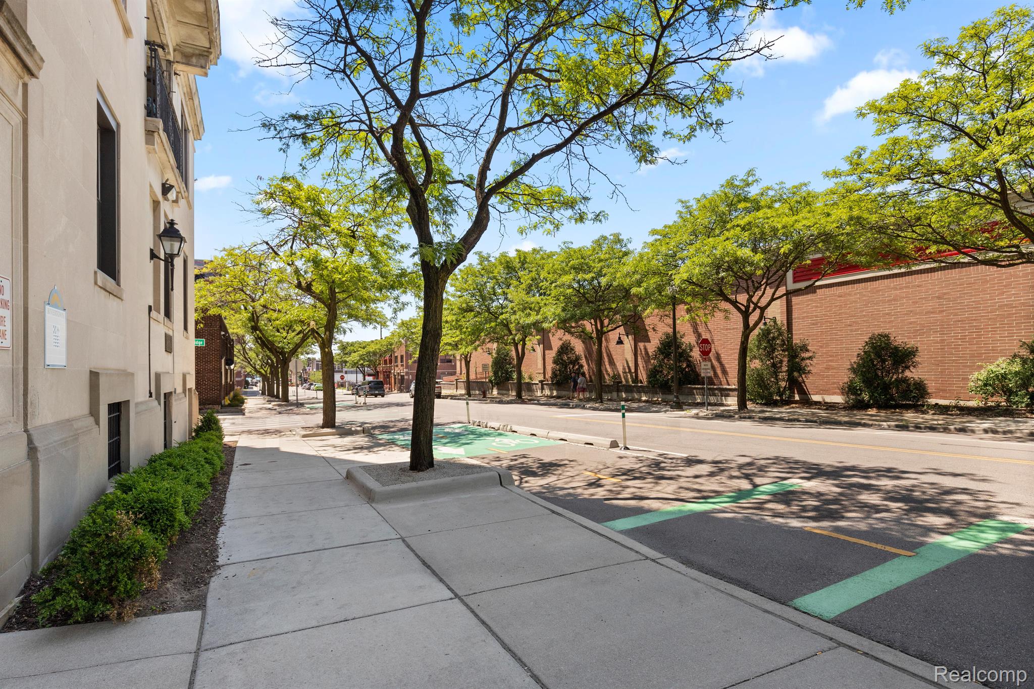 Detroit City, Michigan 48207, United States, 2 Bedrooms Bedrooms, ,2 BathroomsBathrooms,Residential,Active,211290