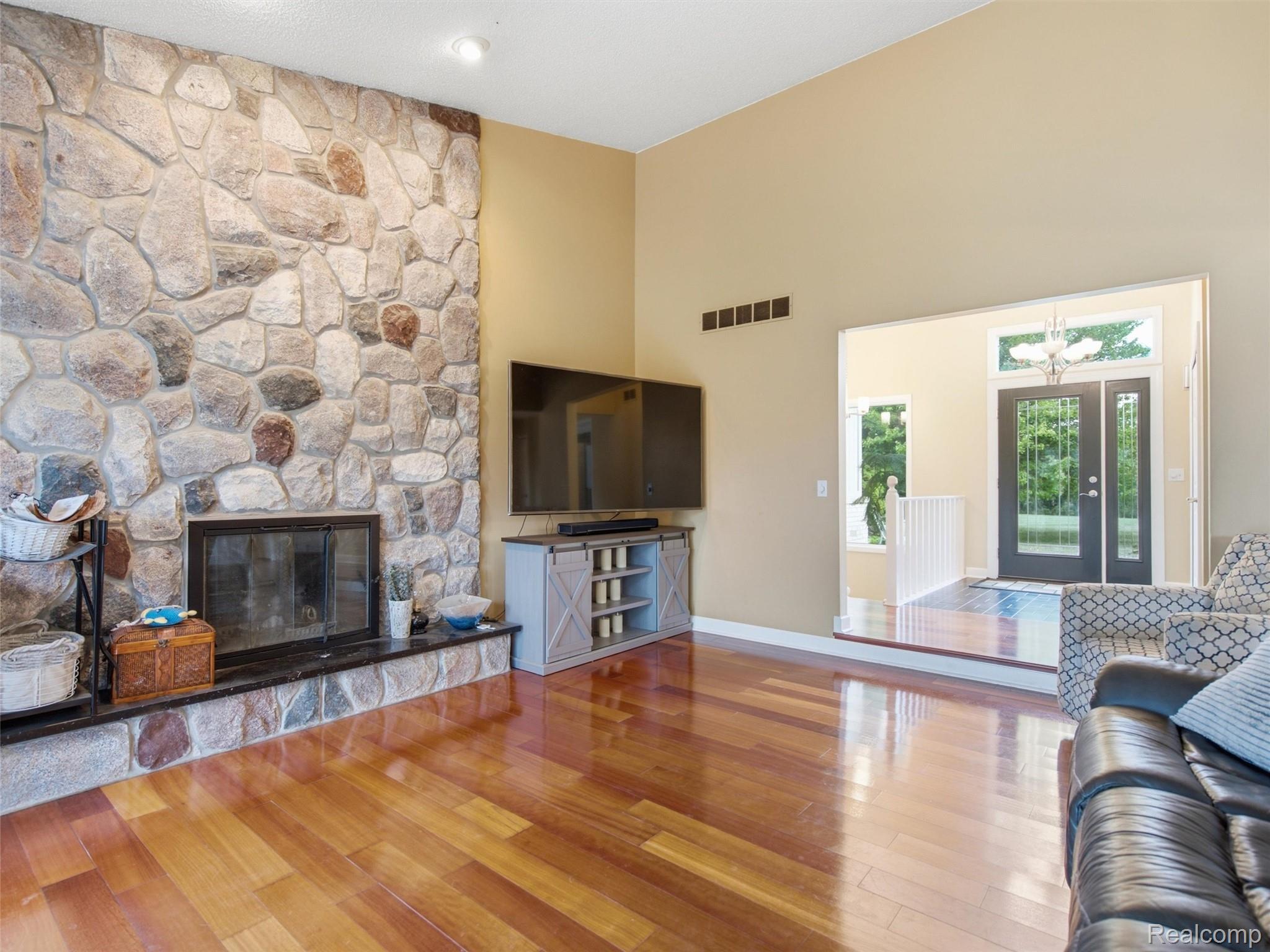 12116 Coolidge Road