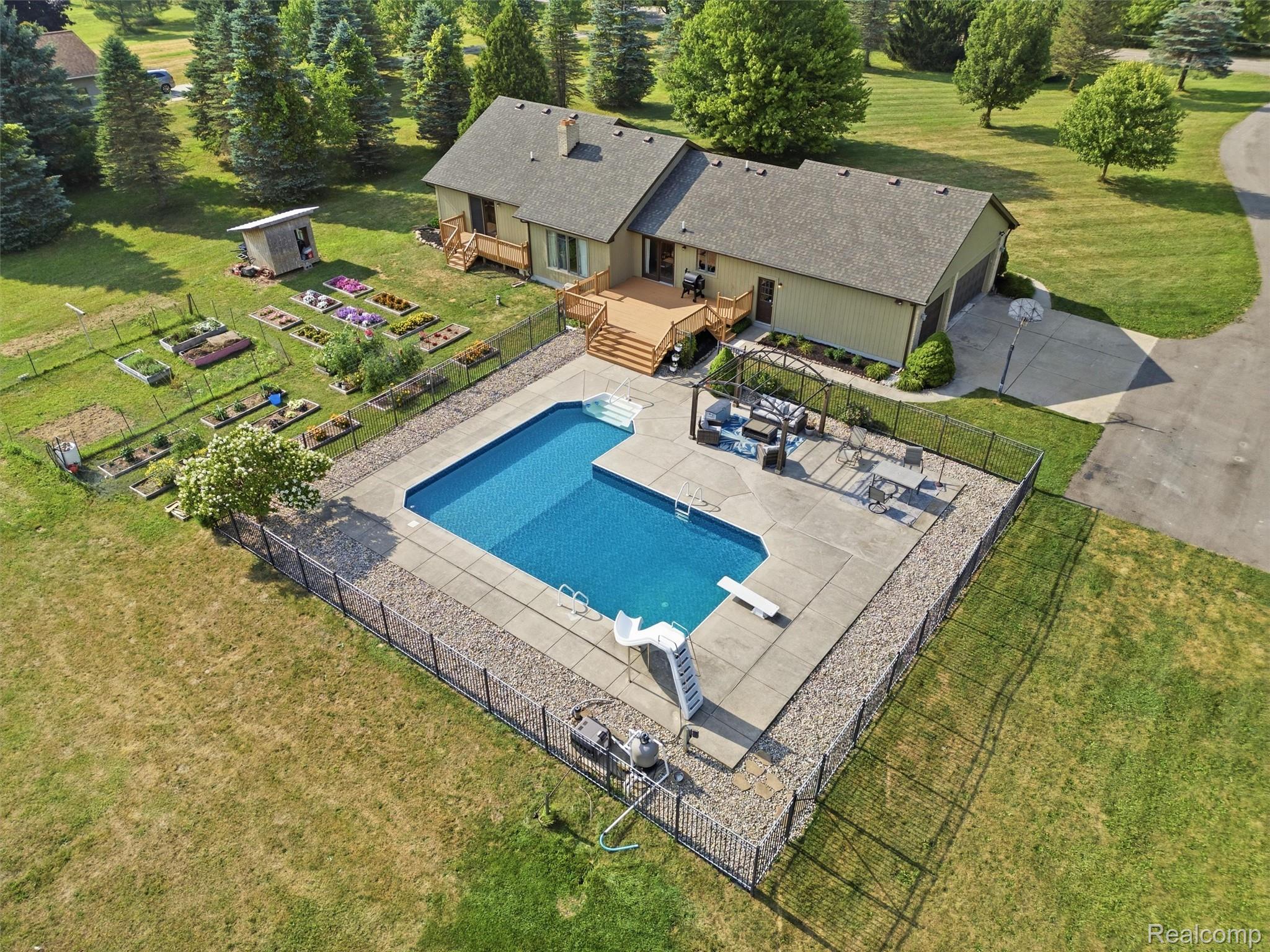 12116 Coolidge Road