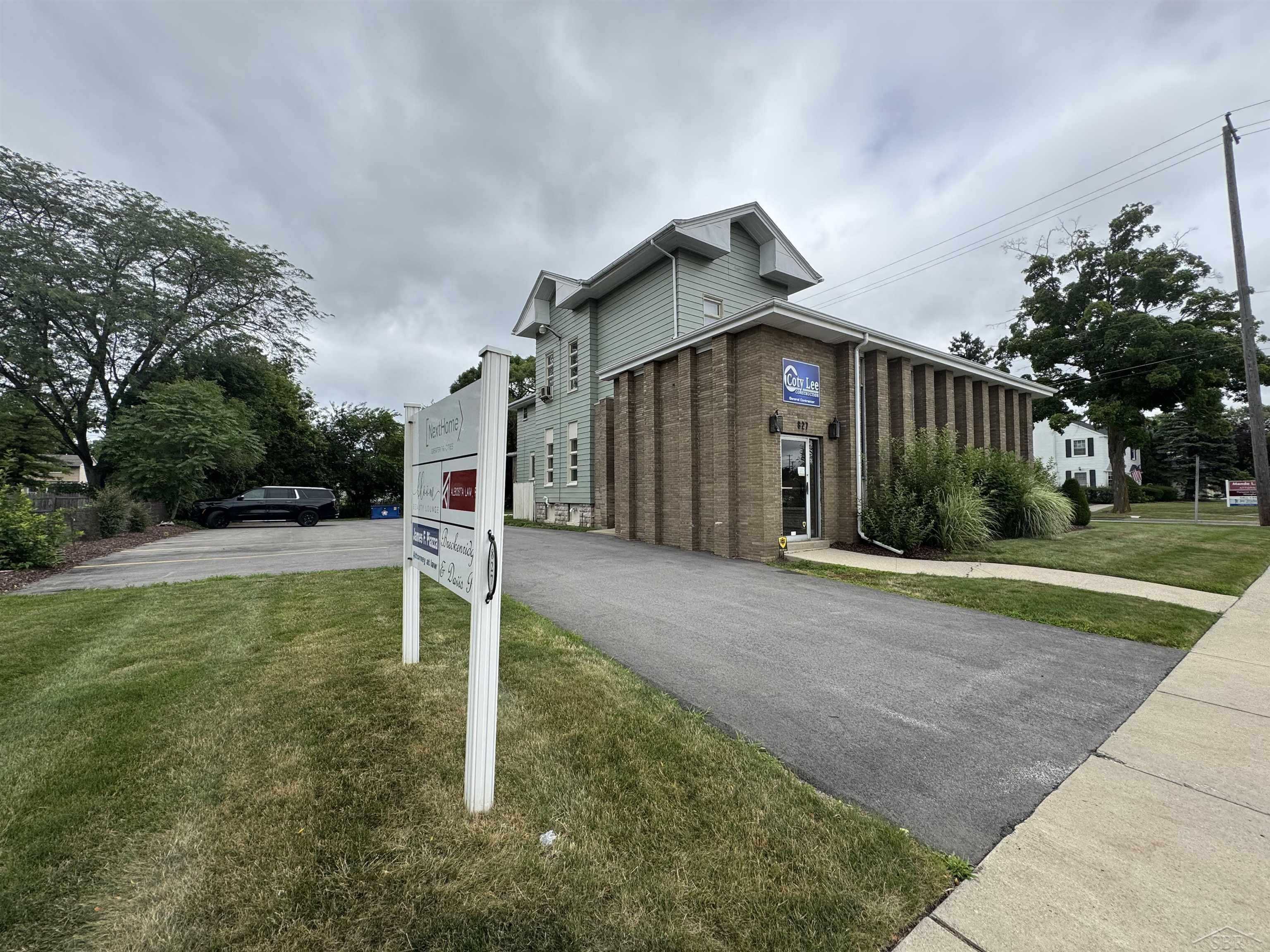 827 N Michigan Avenue