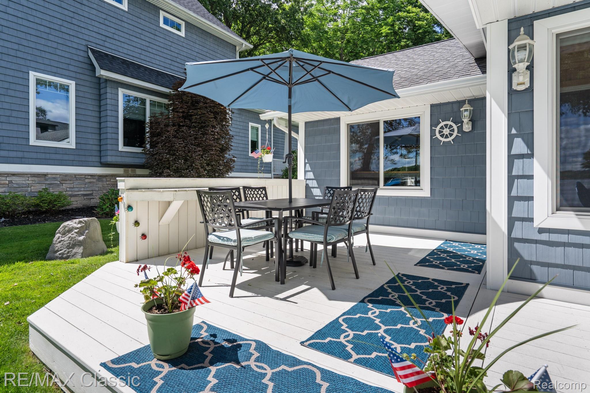 5286 Edgelake Drive