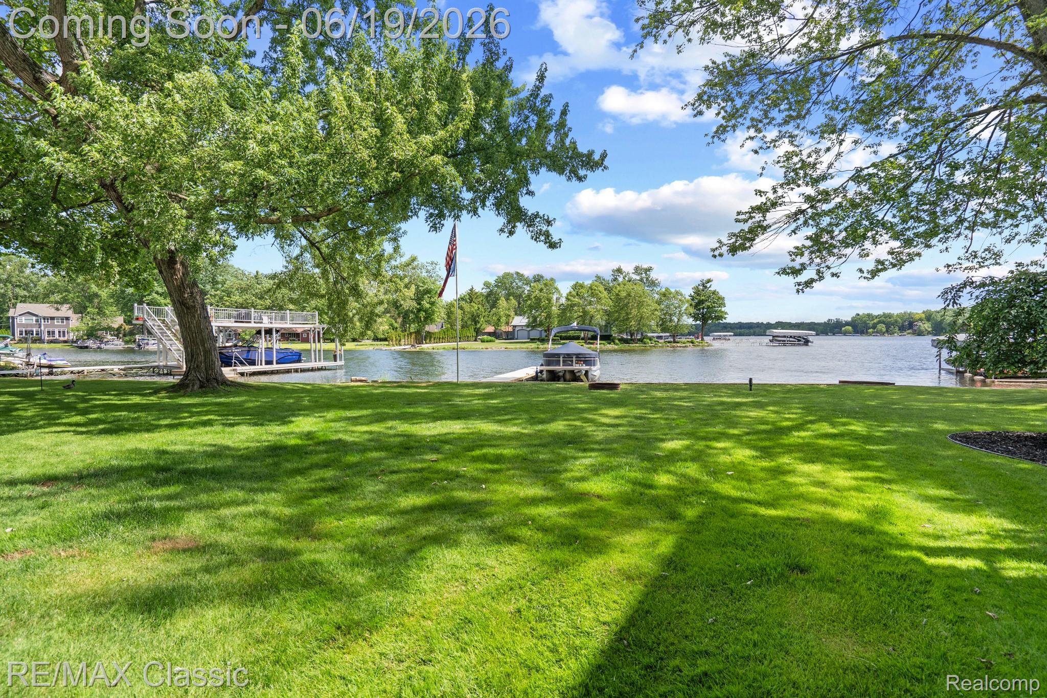 5286 Edgelake Drive