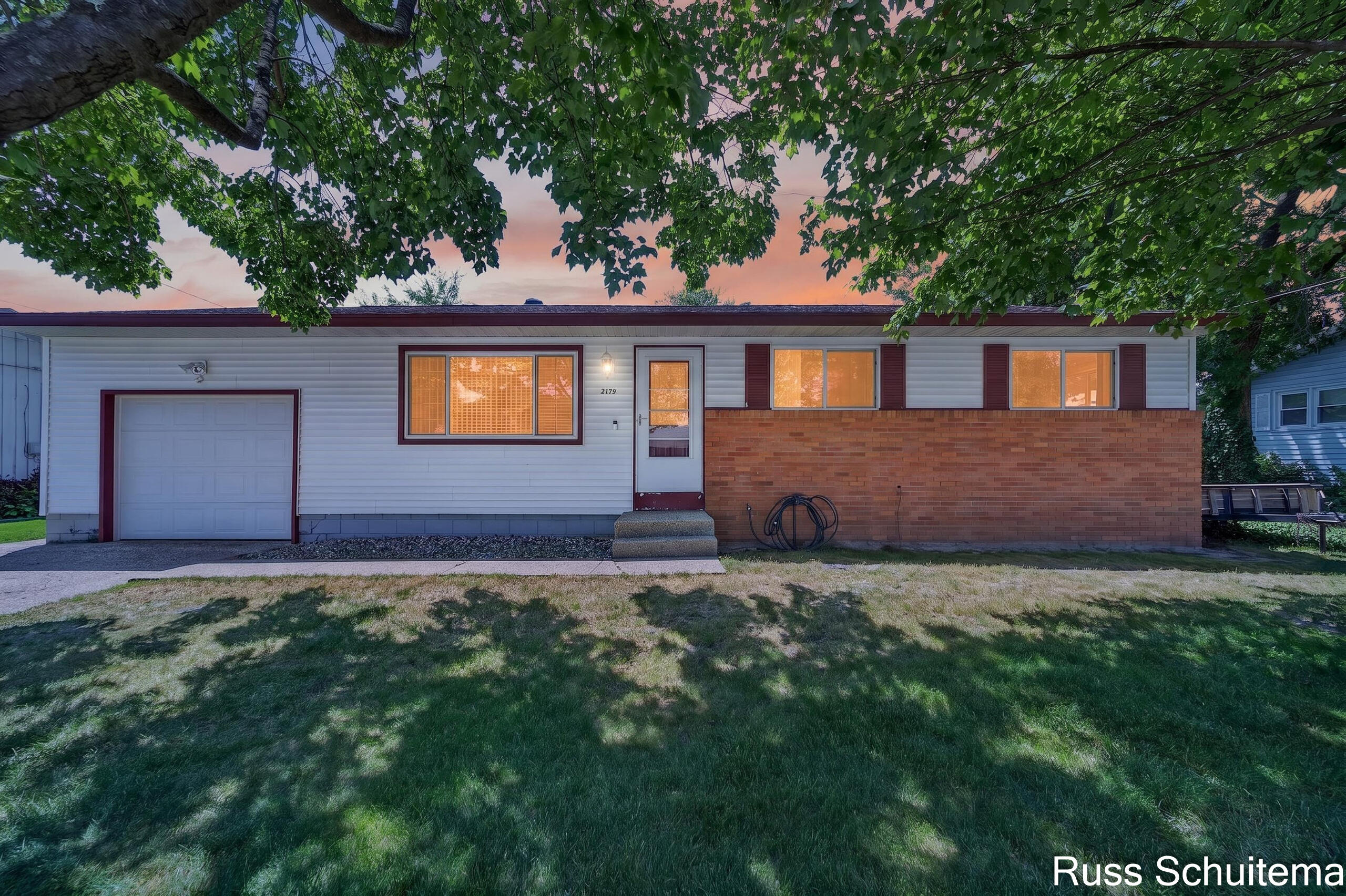 2179 Lincoln Park Drive