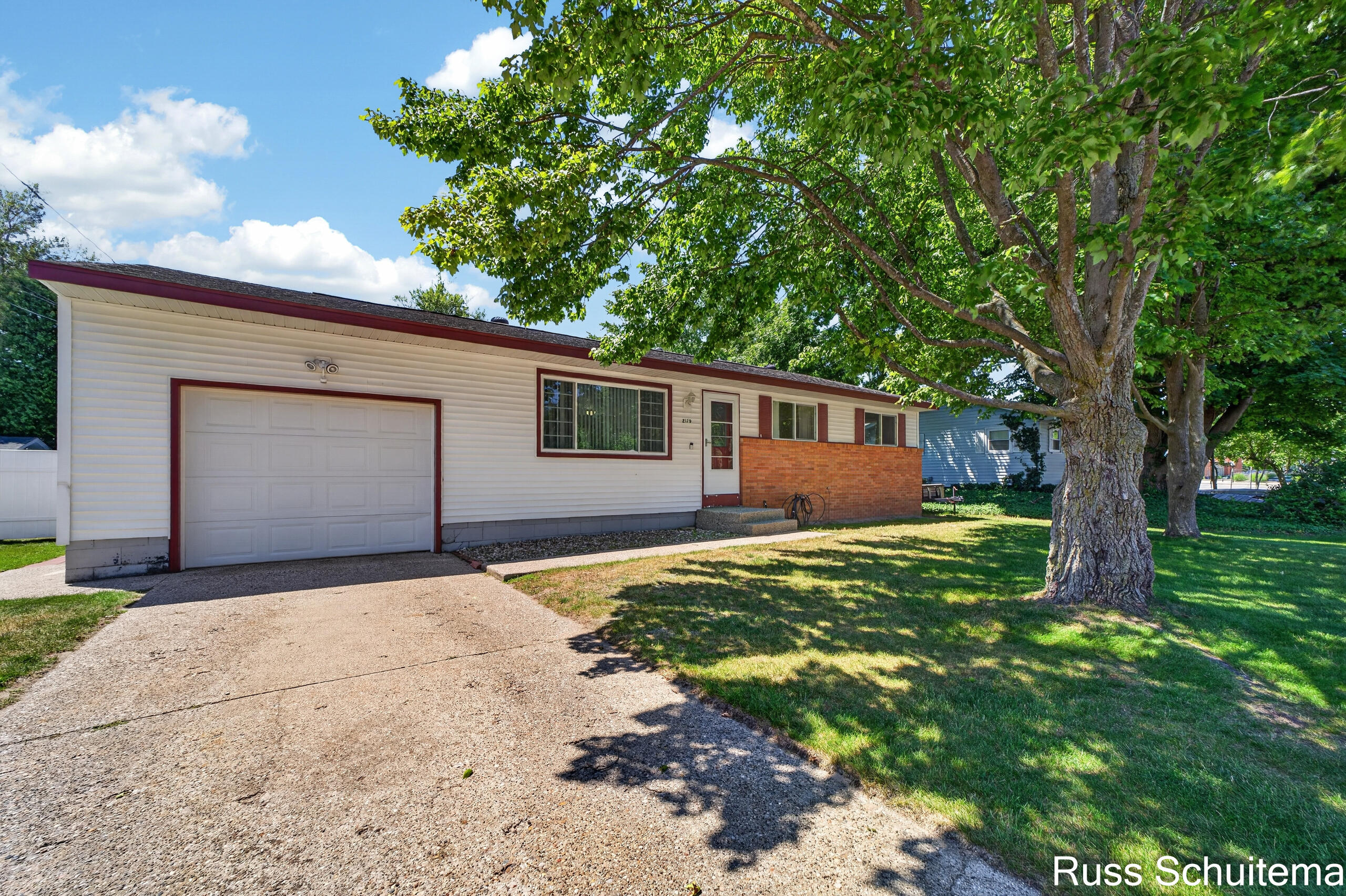 2179 Lincoln Park Drive