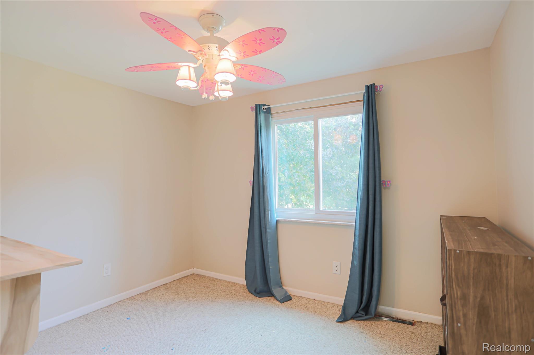 Waterford Charter Township, Michigan 48327, United States, 3 Bedrooms Bedrooms, ,2 BathroomsBathrooms,Residential,Active,185443