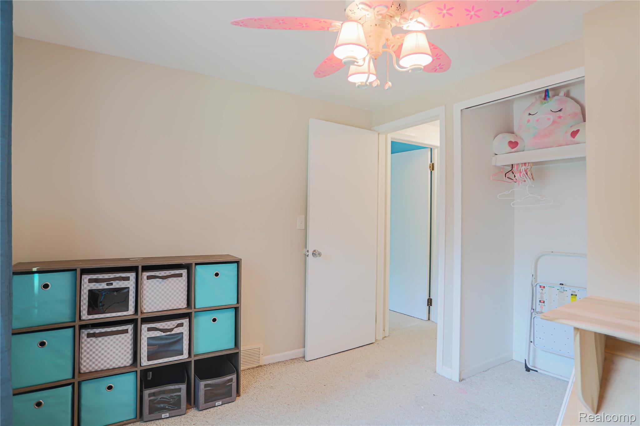 Waterford Charter Township, Michigan 48327, United States, 3 Bedrooms Bedrooms, ,2 BathroomsBathrooms,Residential,Active,185443