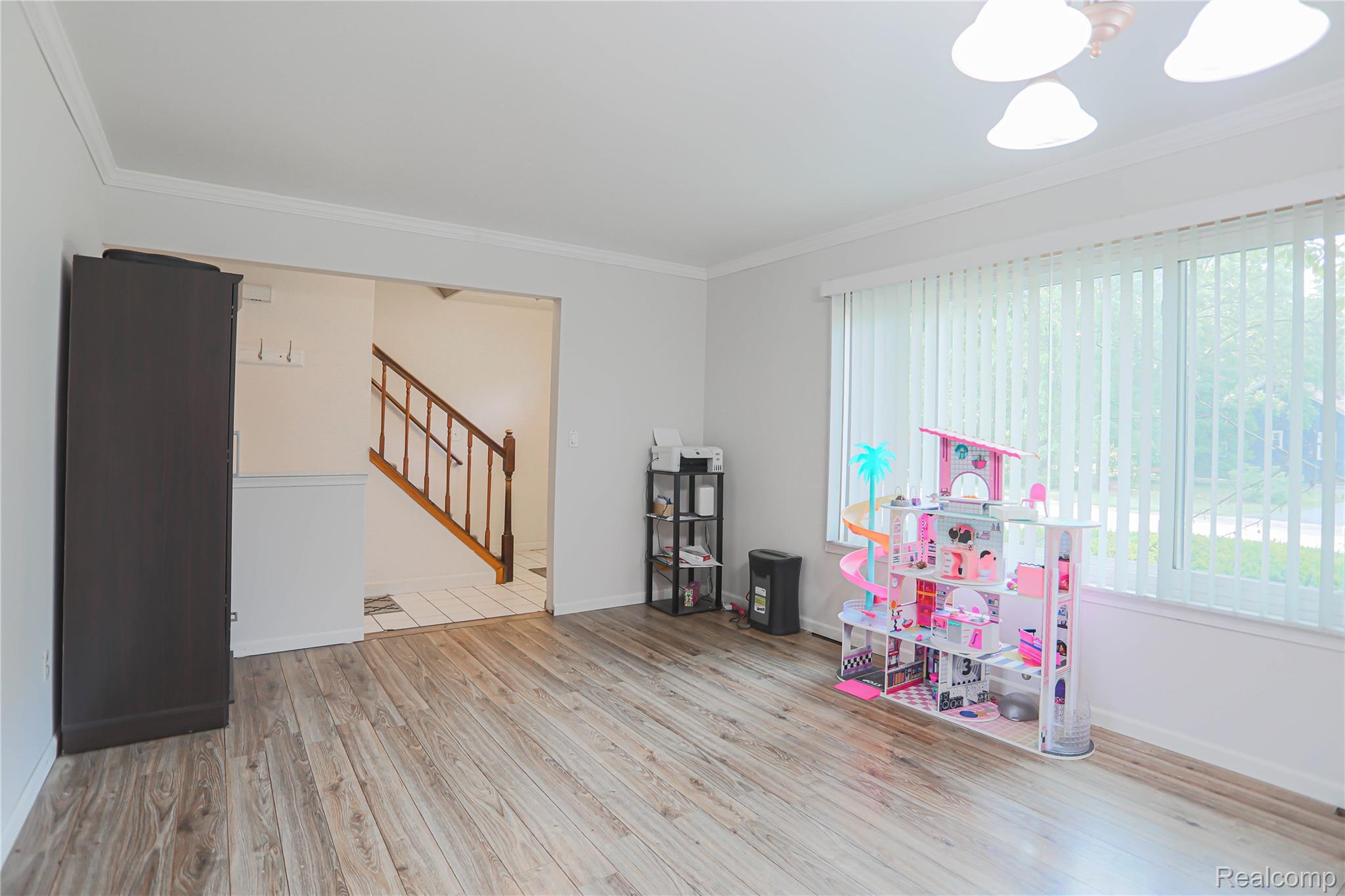 Waterford Charter Township, Michigan 48327, United States, 3 Bedrooms Bedrooms, ,2 BathroomsBathrooms,Residential,Active,185443