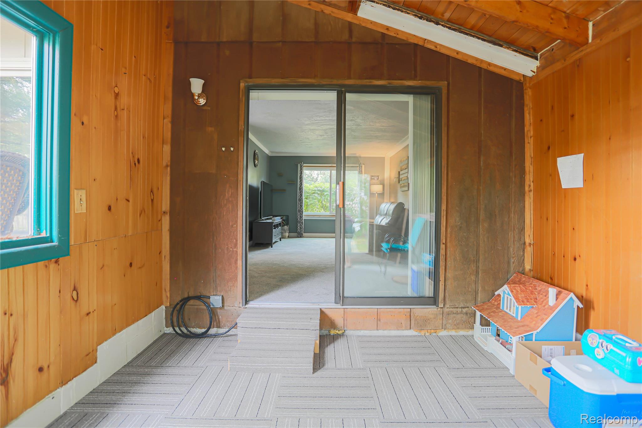 Waterford Charter Township, Michigan 48327, United States, 3 Bedrooms Bedrooms, ,2 BathroomsBathrooms,Residential,Active,185443