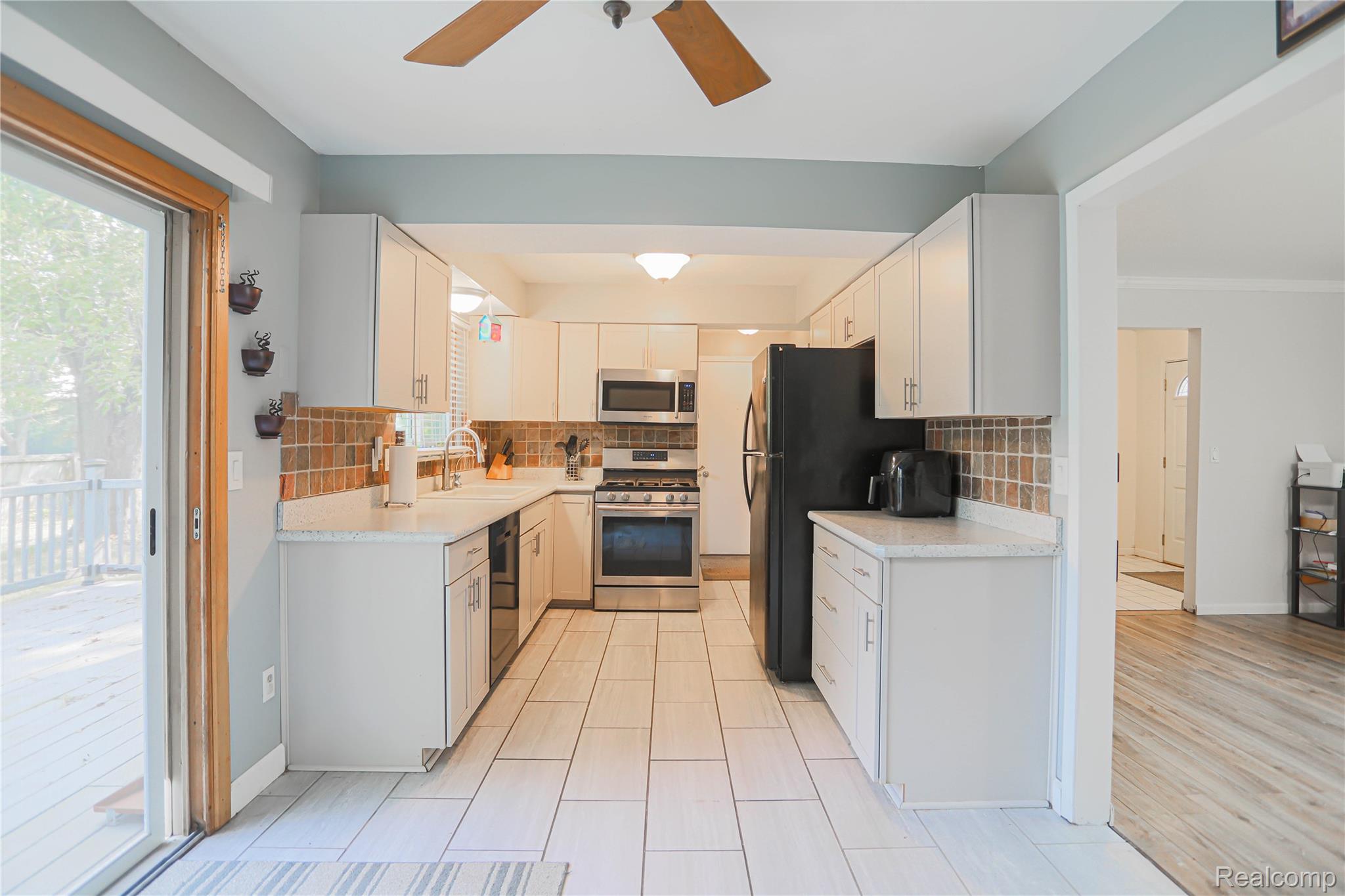 Waterford Charter Township, Michigan 48327, United States, 3 Bedrooms Bedrooms, ,2 BathroomsBathrooms,Residential,Active,185443