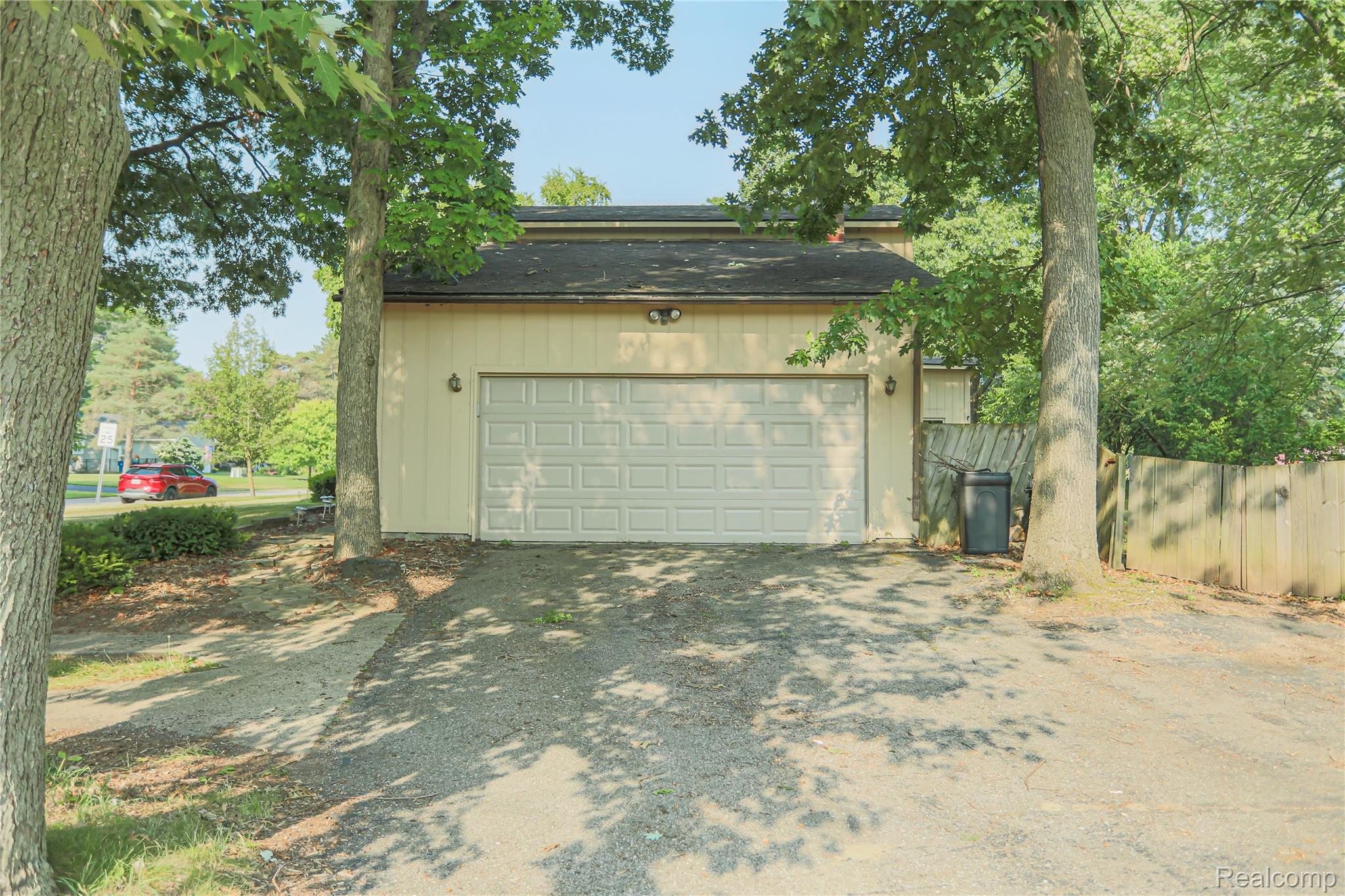 Waterford Charter Township, Michigan 48327, United States, 3 Bedrooms Bedrooms, ,2 BathroomsBathrooms,Residential,Active,185443