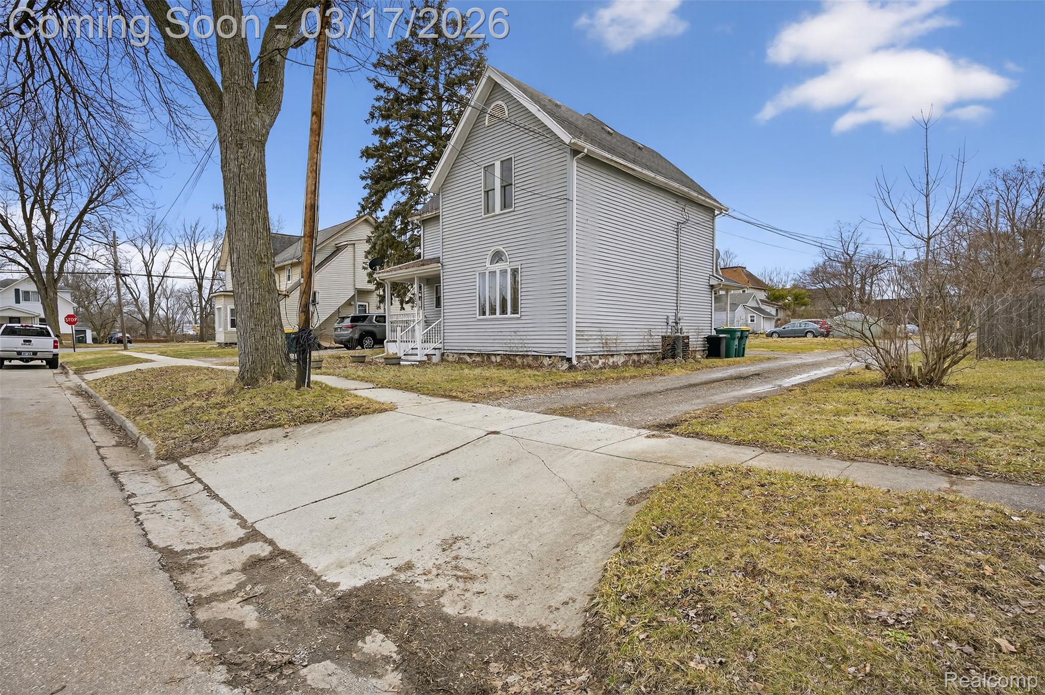 103 N Mackinaw Street