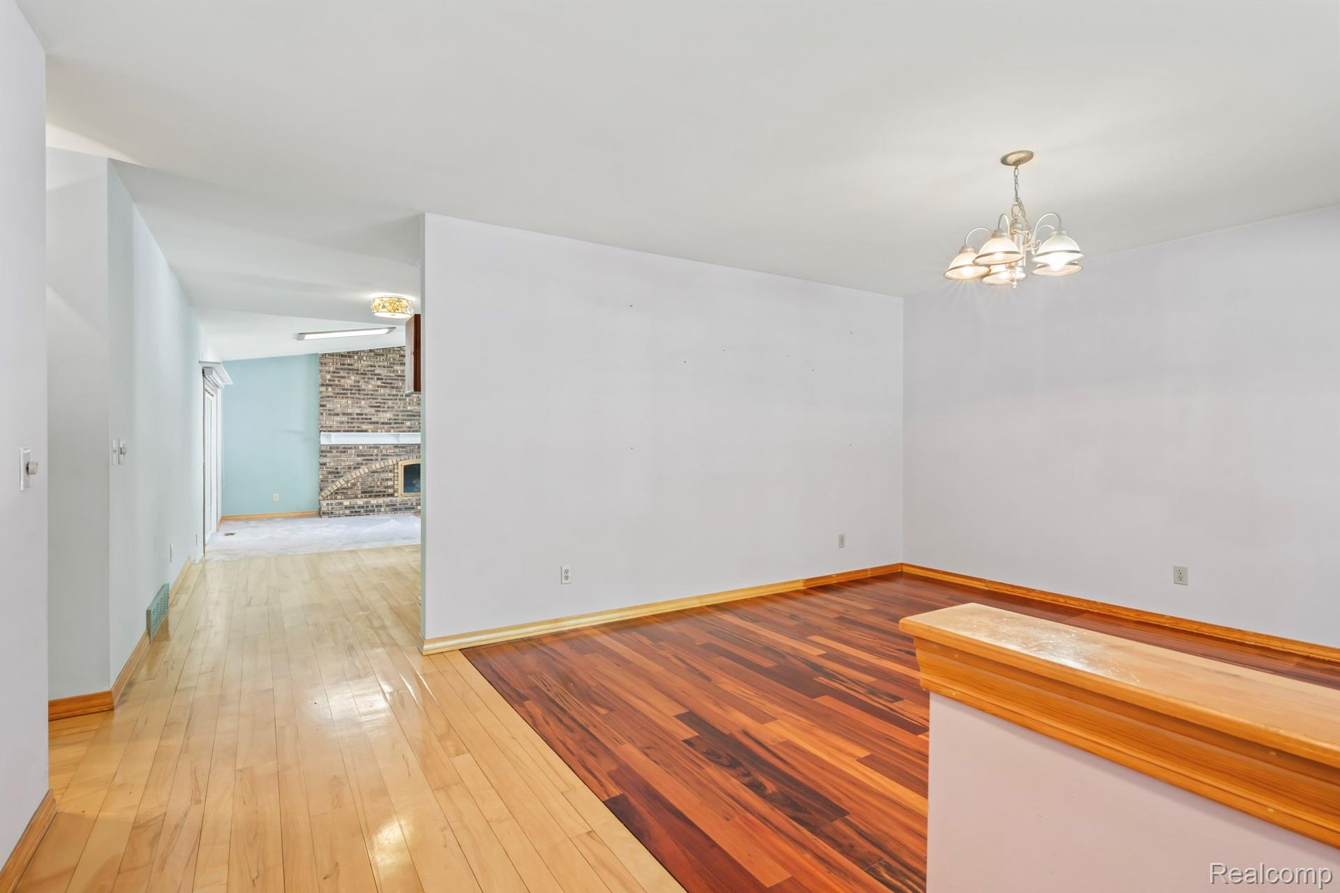 609 N Wickshire Lane