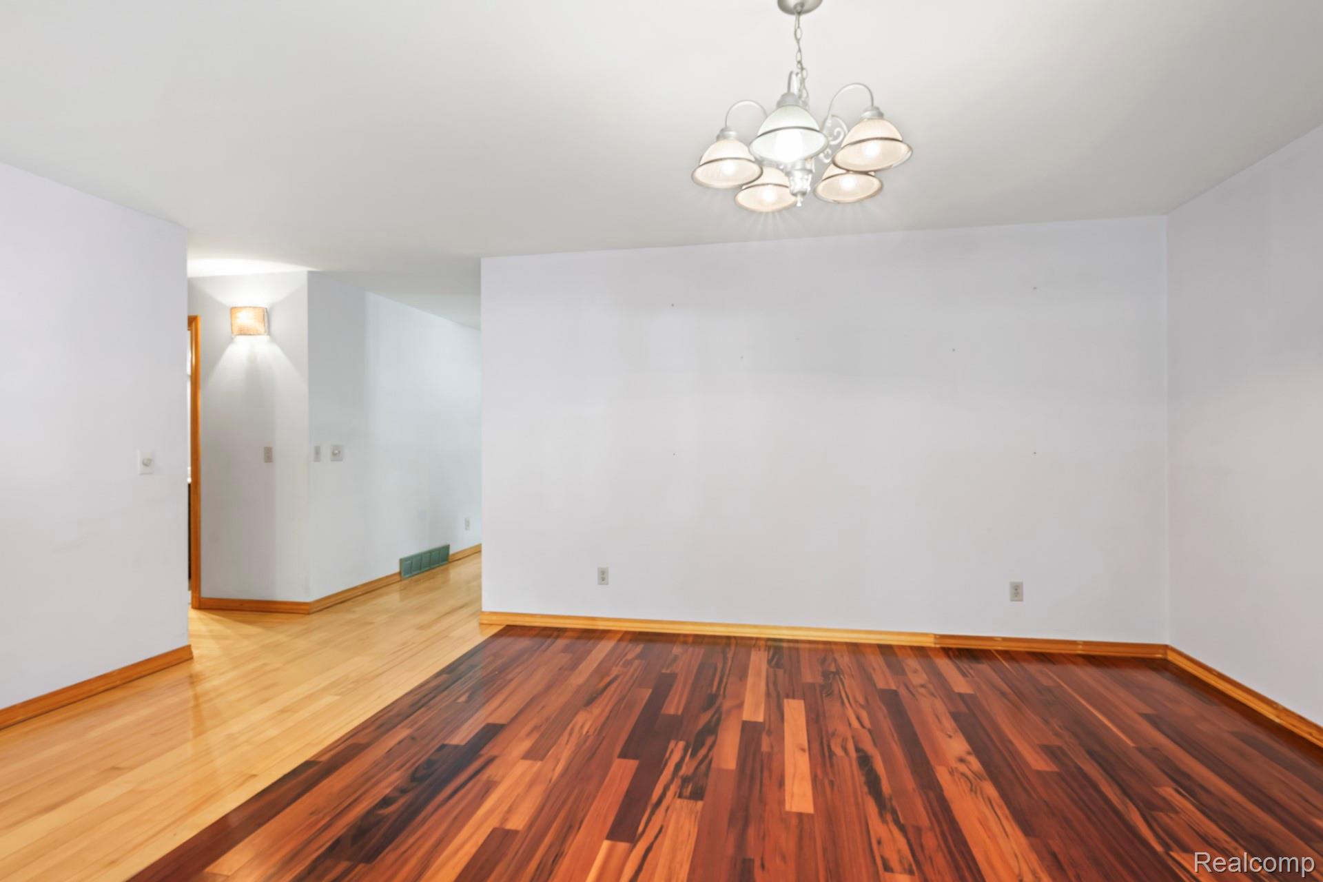 609 N Wickshire Lane