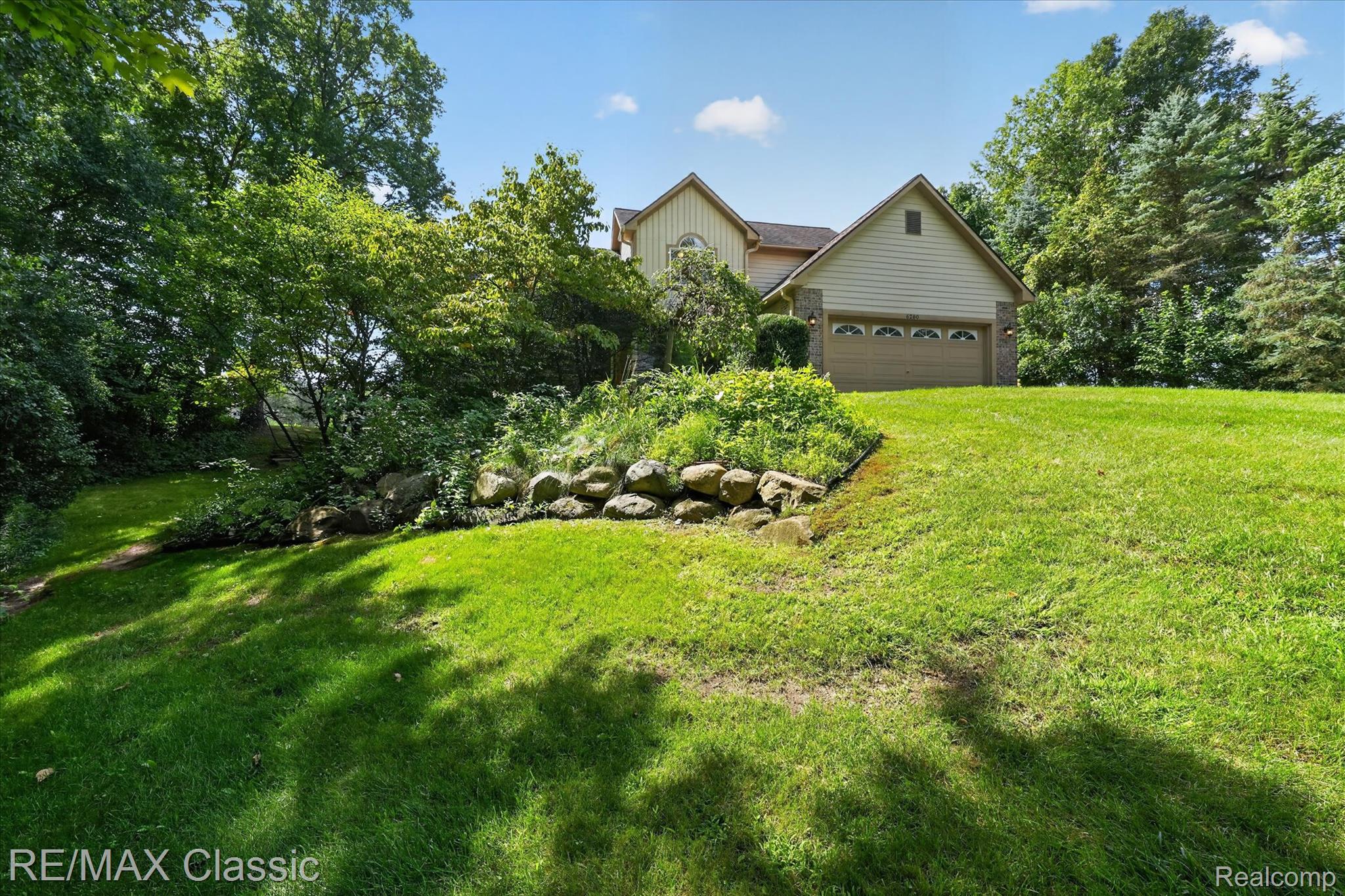 6280 Whispering Meadows Drive