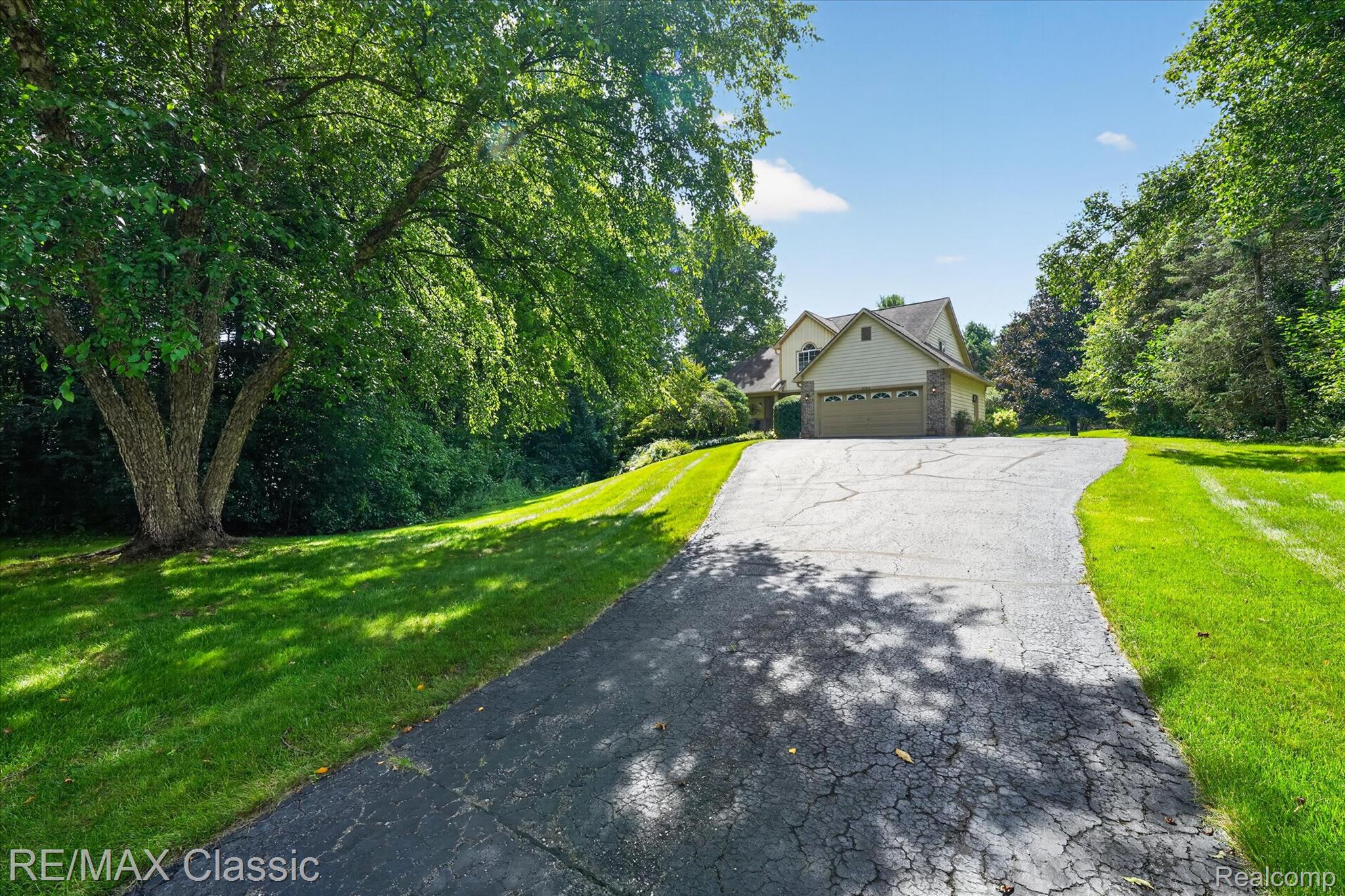 6280 Whispering Meadows Drive