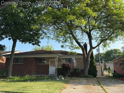 22407 Barton Street St Clair Shores City MI 48081