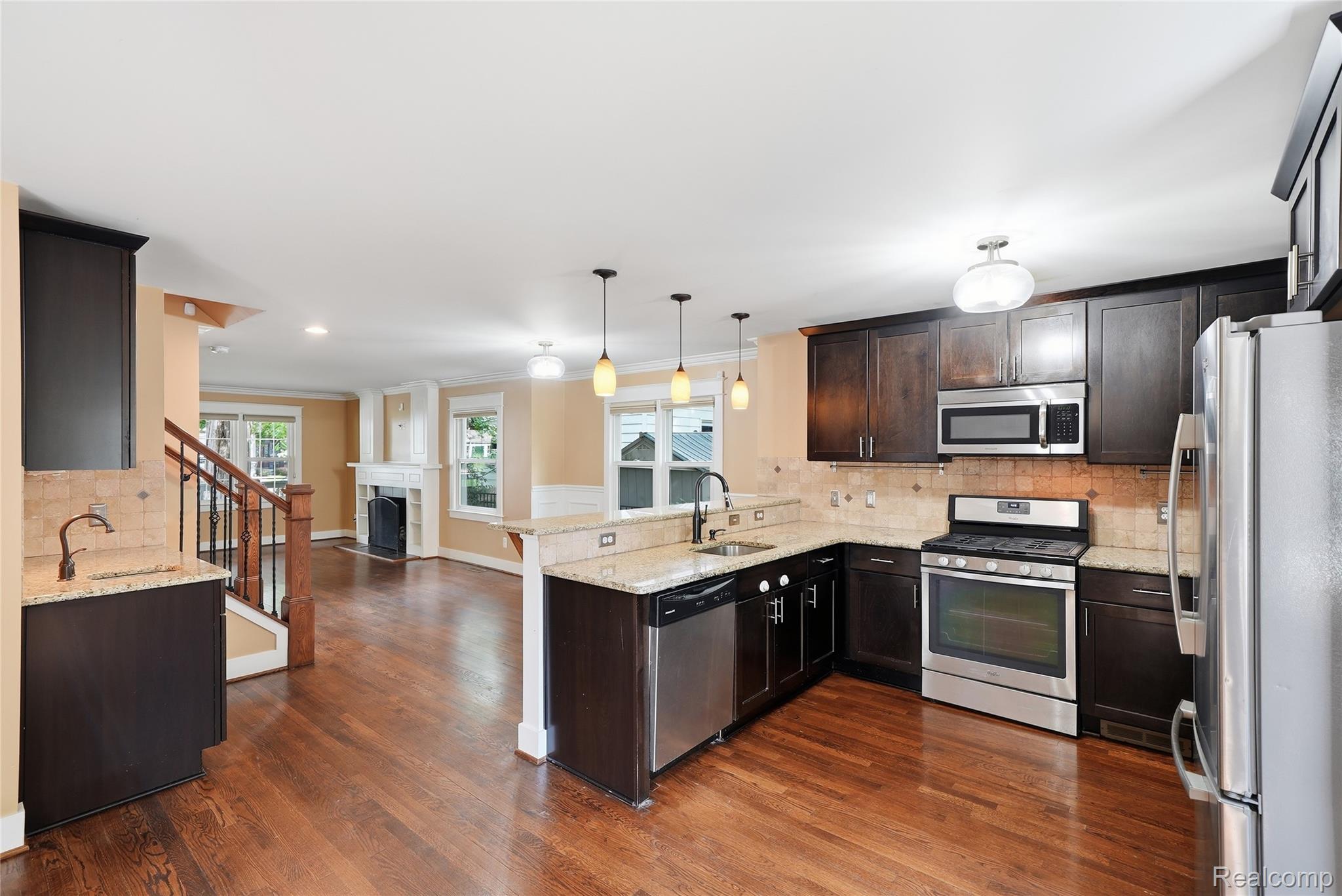 1223 Greenleaf Drive