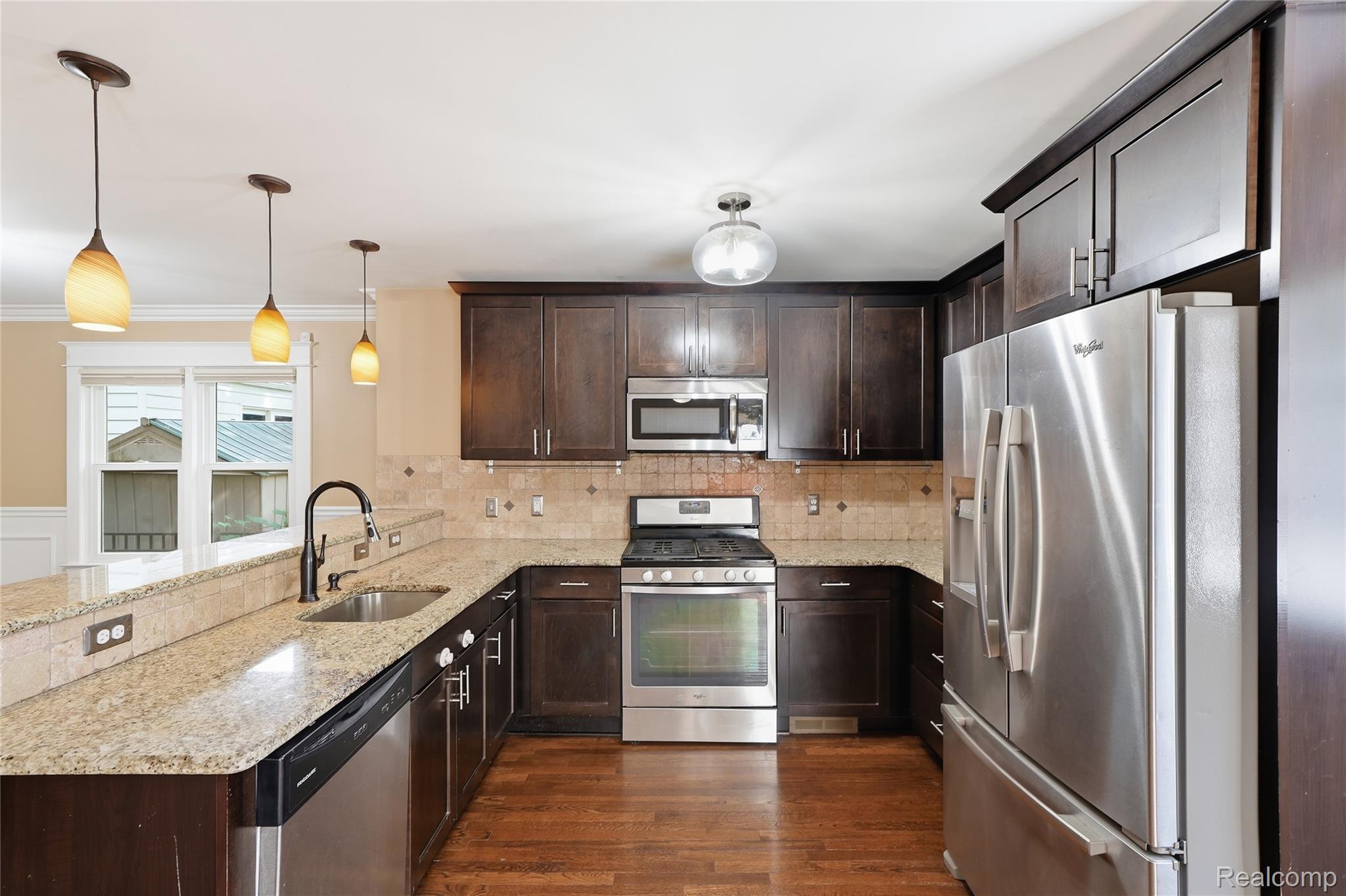 1223 Greenleaf Drive