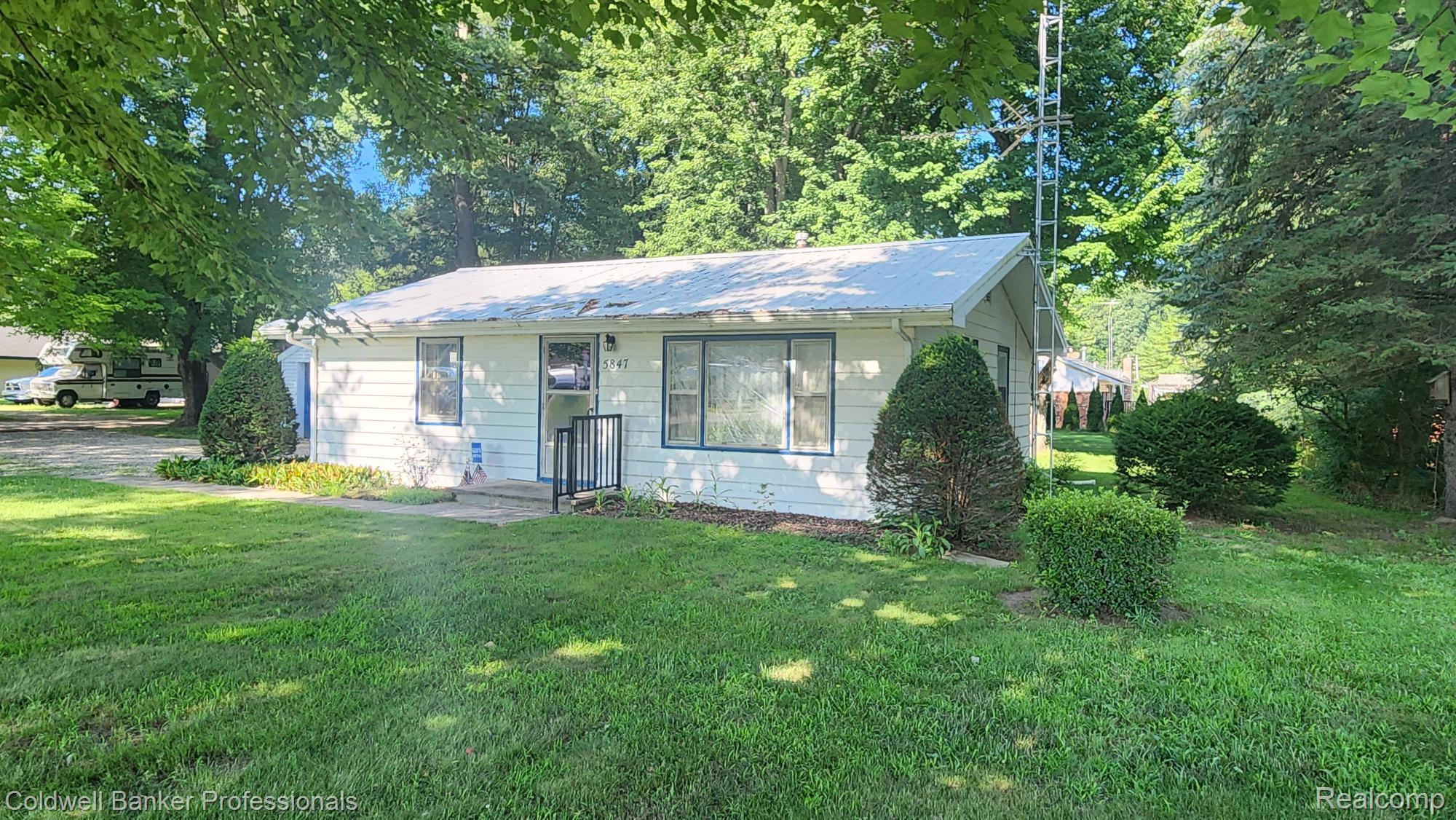 5847 W Lapeer Road