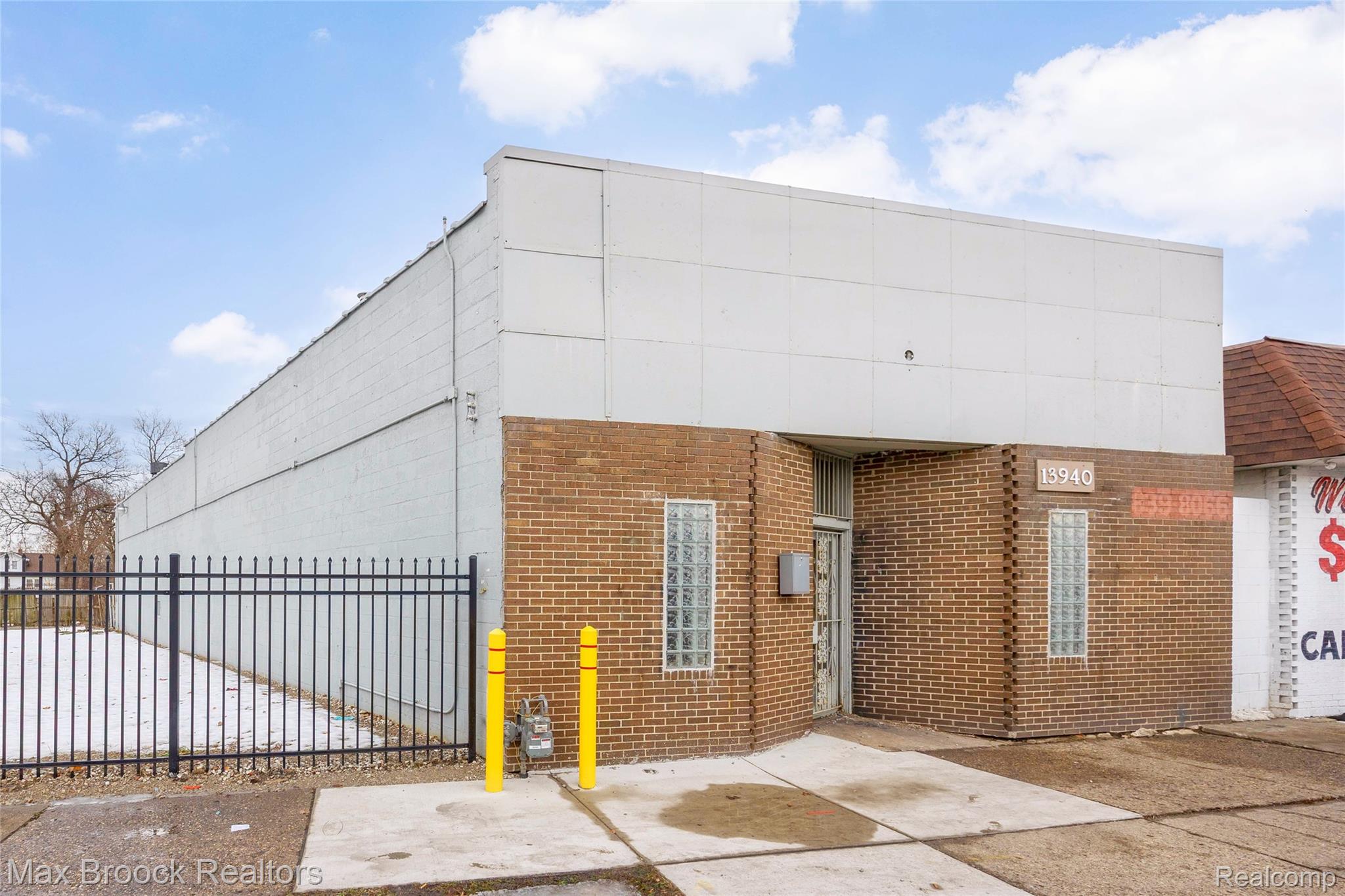 13940 Gratiot Avenue