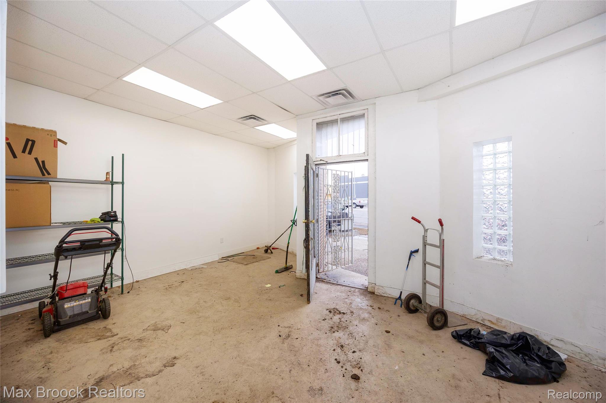 13940 Gratiot Avenue