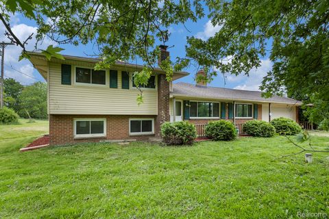 7340 Hartland Road Fenton City MI 48430