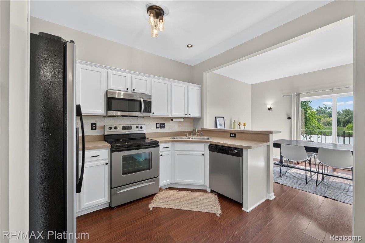 1602 Pinecroft Ln.