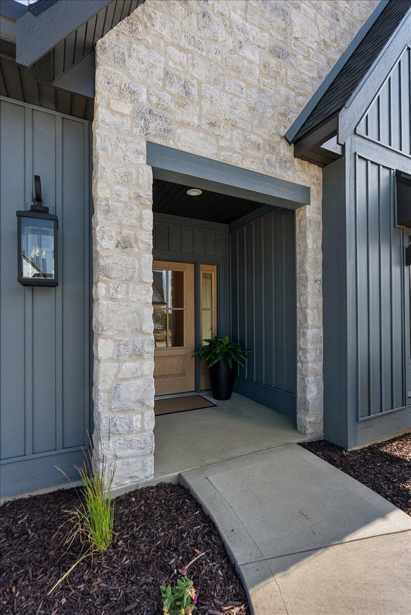 3409 Broadleaf Lane