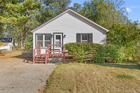 315 Tower Road White Lake Charter Township MI 48386