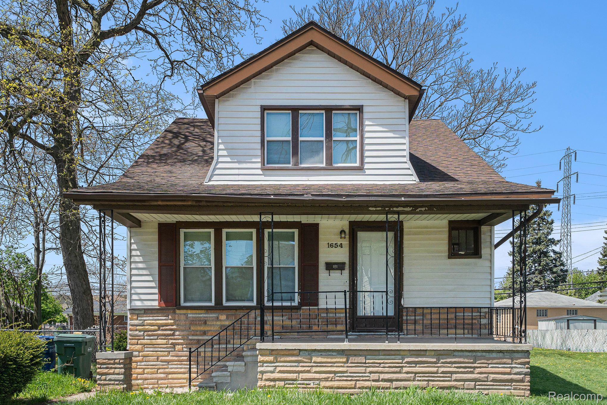 1654 CHANDLER Avenue