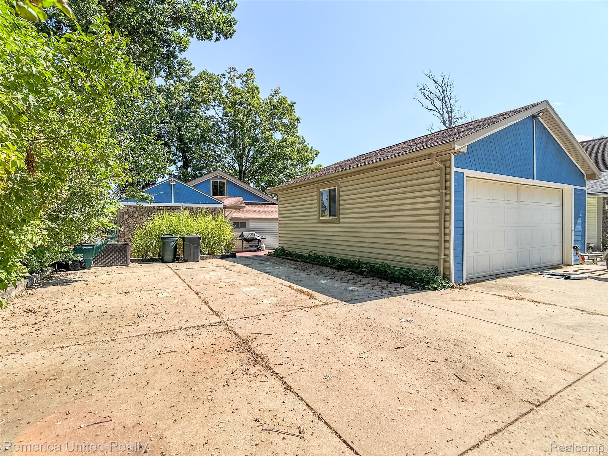 16431 Oak Hill Drive