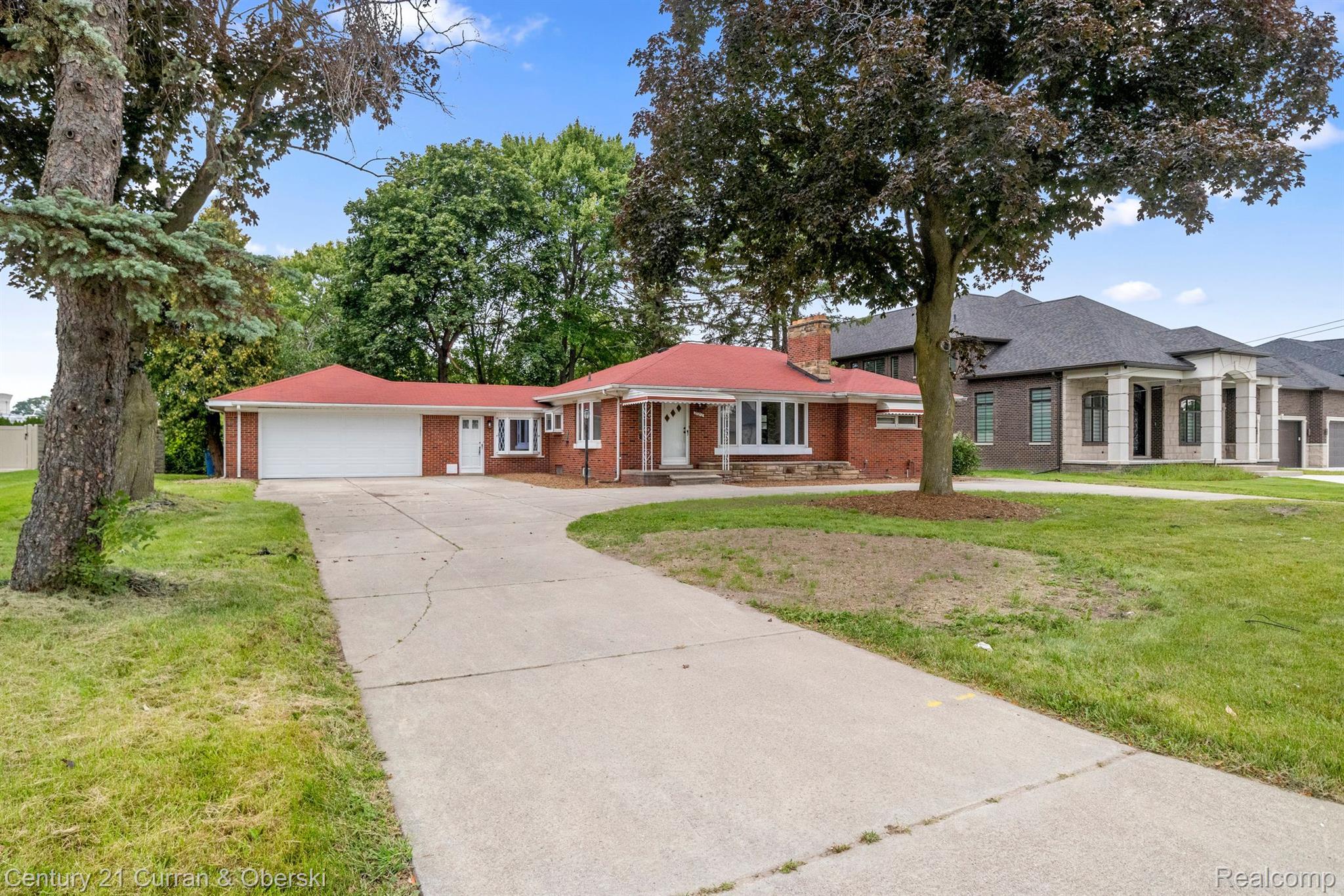 27210 DOXTATOR Street