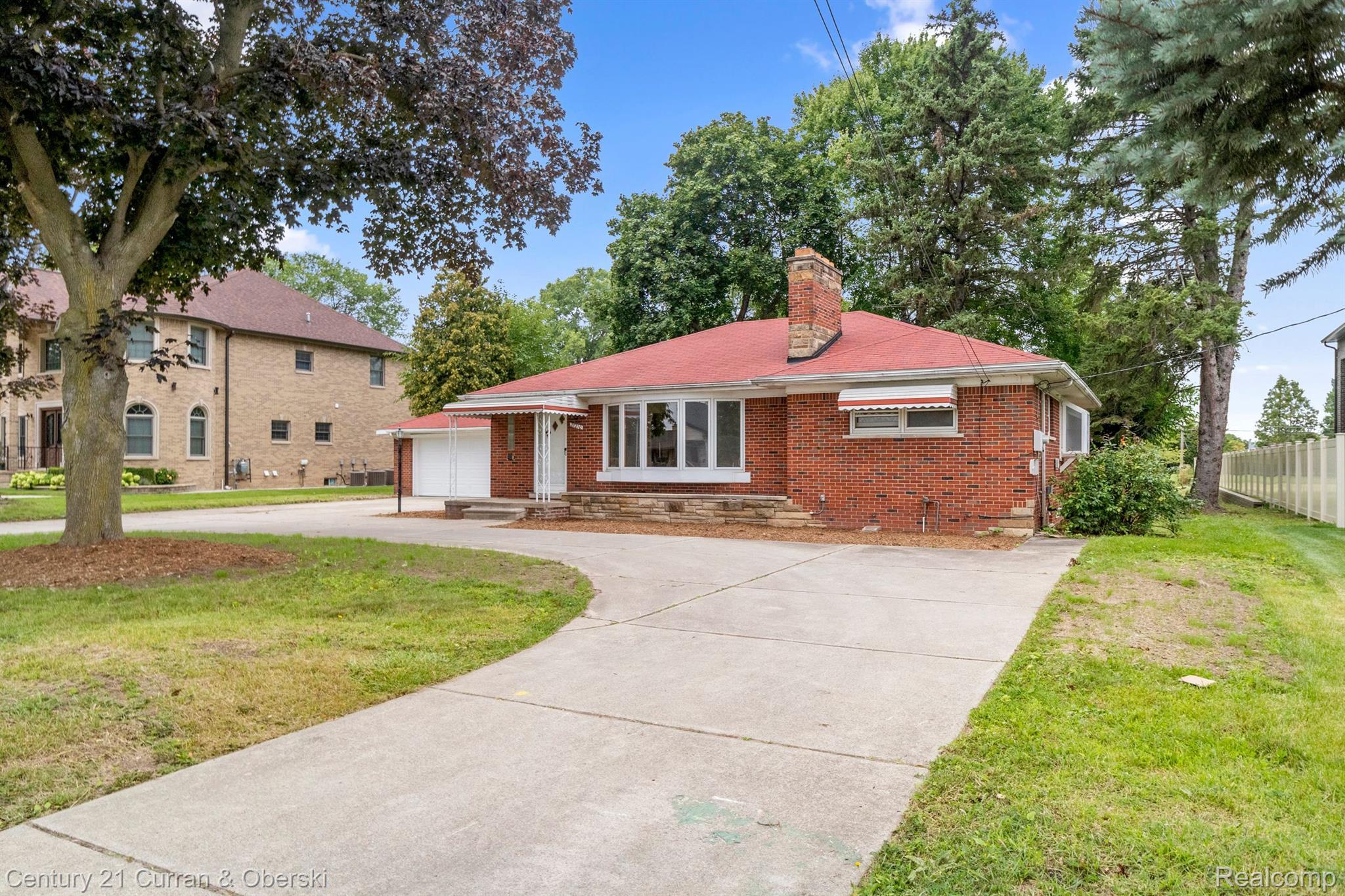 27210 DOXTATOR Street