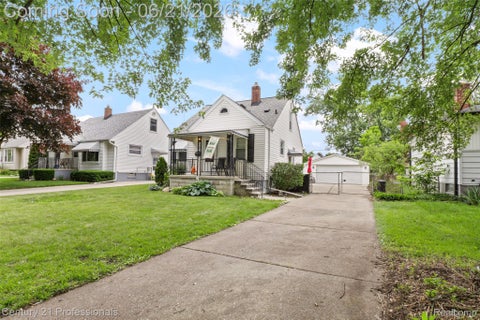 Photo of 115 Gargantua Avenue, Clawson City, MI 48017 (MLS # 20261045978)