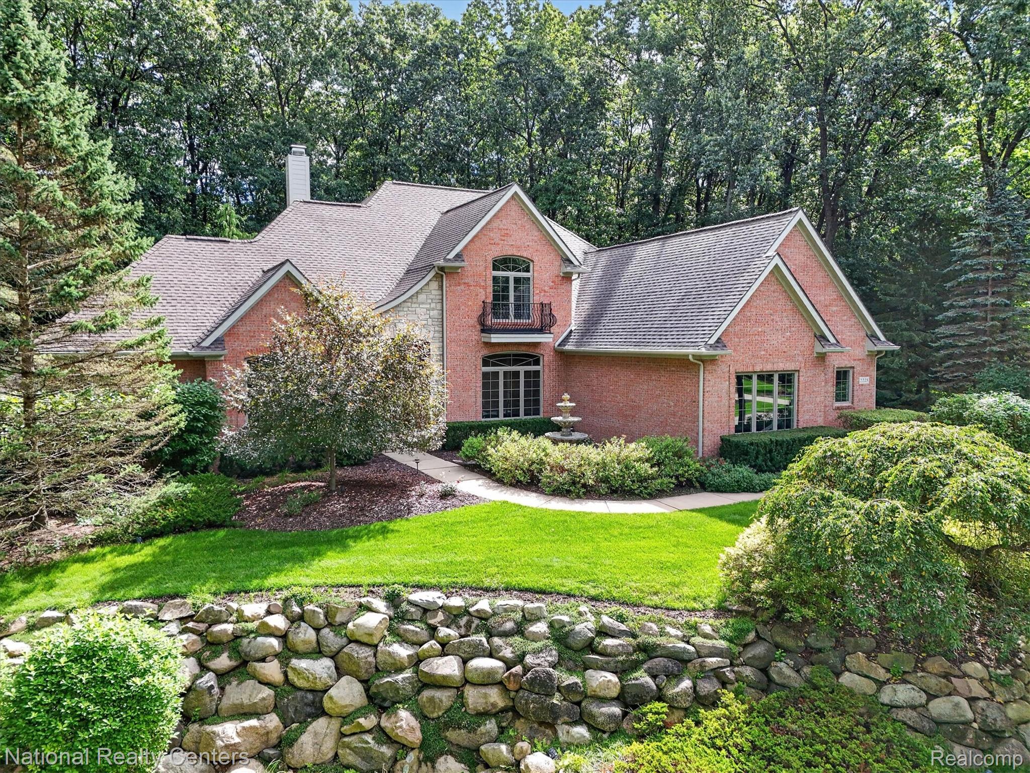 2225 CANTERWOOD