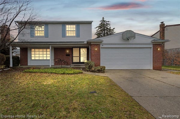 30121 WOODHOUSE DR, WARREN, MI 48092 - Image 77ed173aedc0f80d2055ec601a0cd1a2/728433376