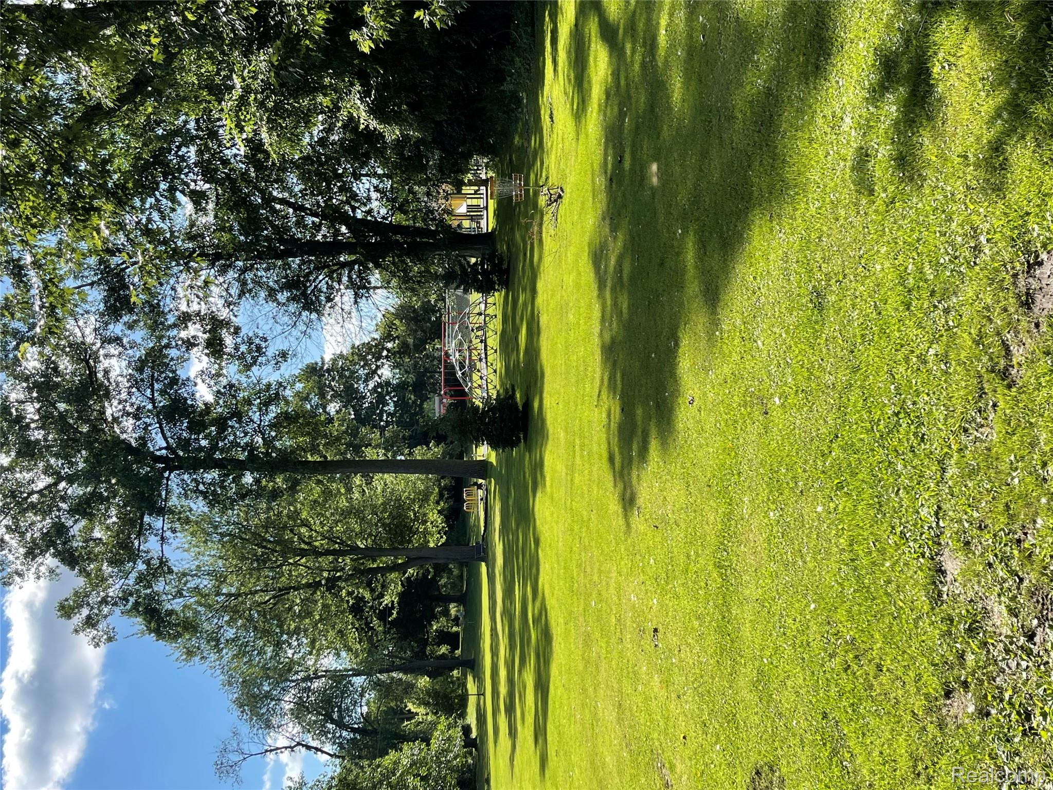 2428 Willow Beach Street