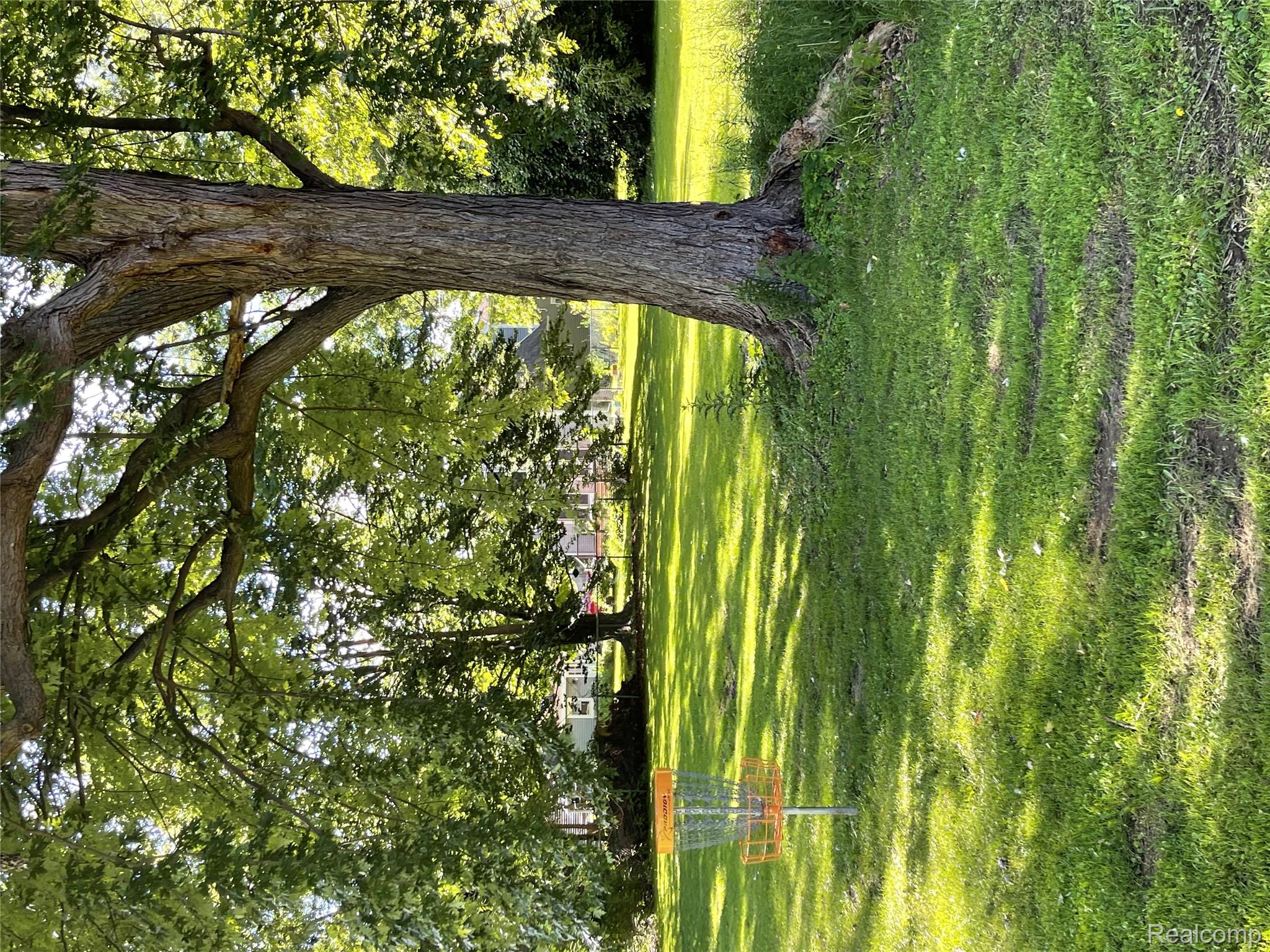 2428 Willow Beach Street