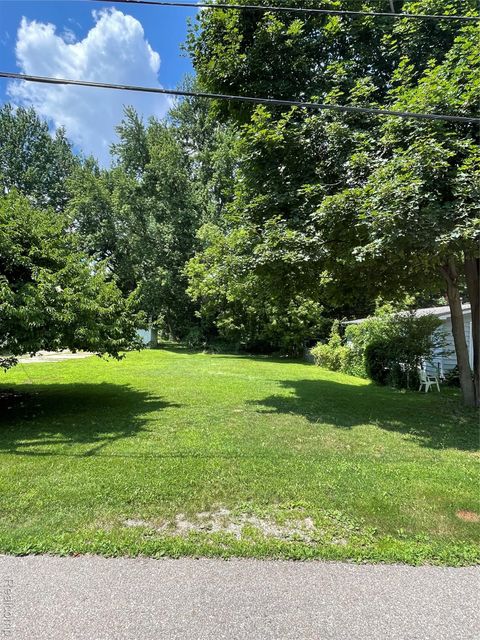 2428 Willow Beach Street Keego Harbor City MI 48320