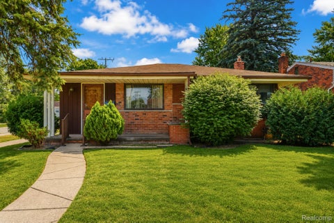Photo of 17462 Fox, Redford Charter Township, MI 48240 (MLS # 20261066588)