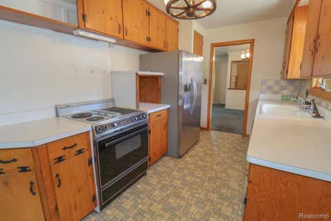 Tiny photo for 17462 Fox, Redford Charter Township, MI 48240 (MLS # 20261066588)