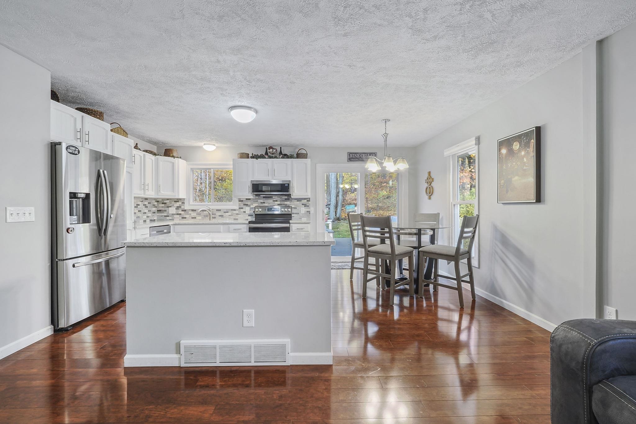 3841 Manchester Road