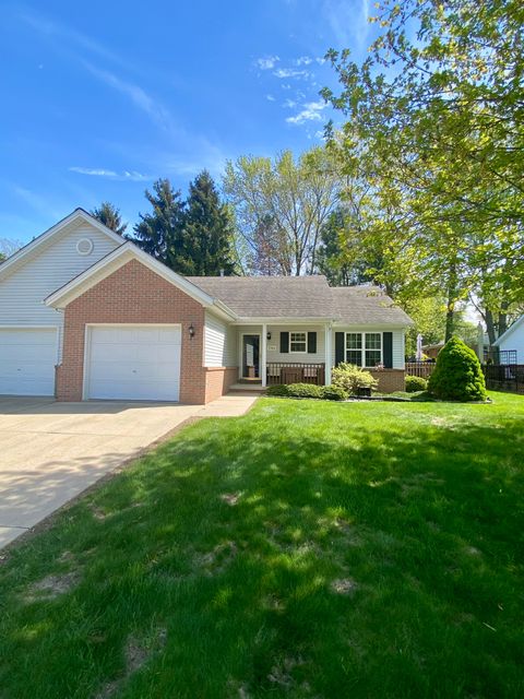 7766 E RIDGE Drive Almont Village Lapeer MI 48003