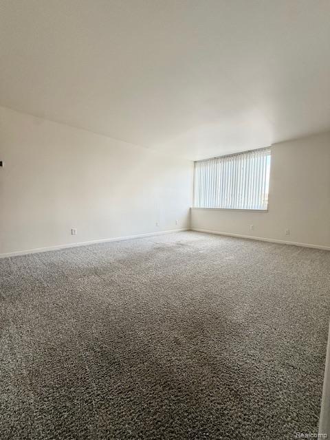 3911 Fort Street 115