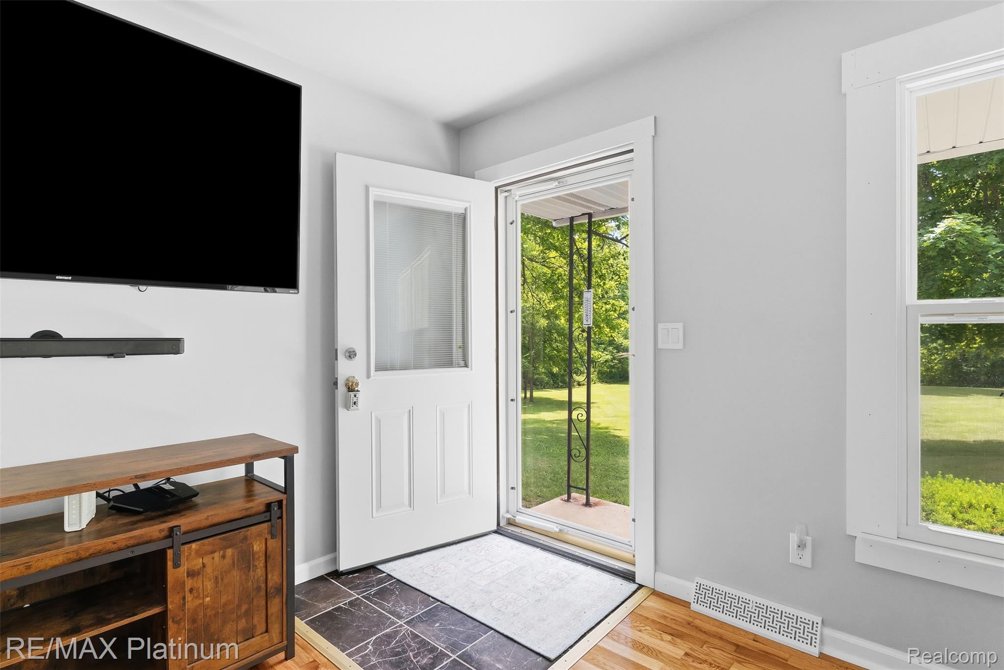 8370 W Rolston Road